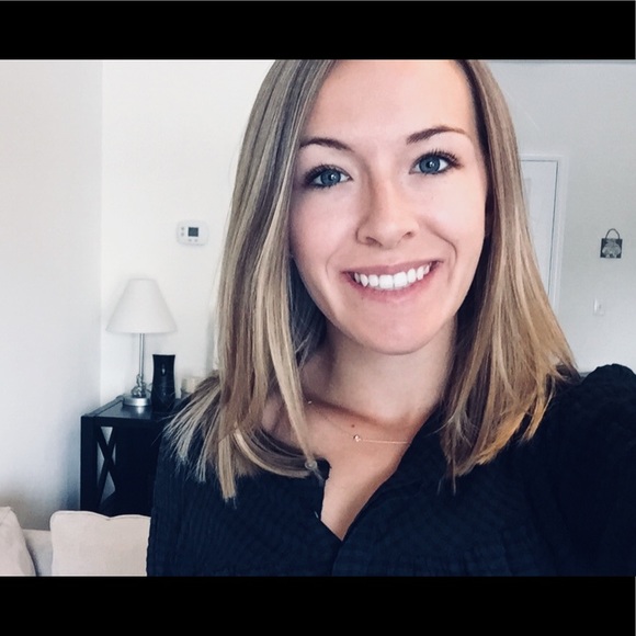 Meet your Posher, Alexandra - Picture 1 of 1